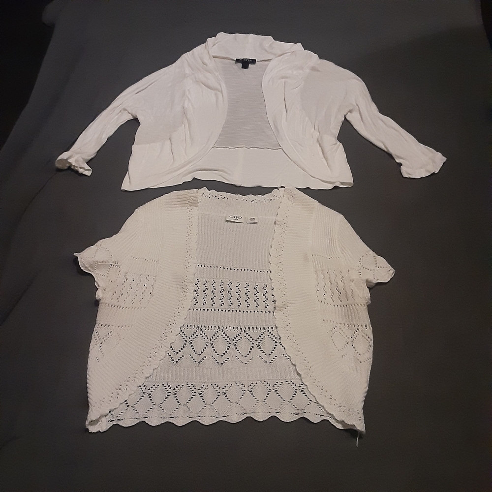 💟5/$10 White Knit and Cardigan Set